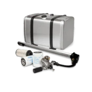 Assorted heavy‑duty truck fuel supply system components—tanks, pumps, injectors, and filters—for Mack, Actros, MAN, HOWO, DAF, Scania, and Volvo F6/F7 on white background.